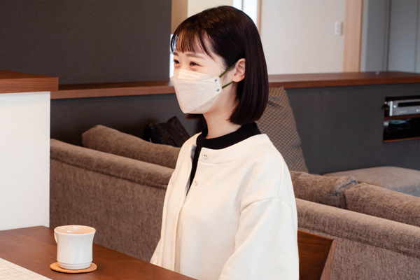 ベージュ系バイカラー（アイビーグリーン）着用画像